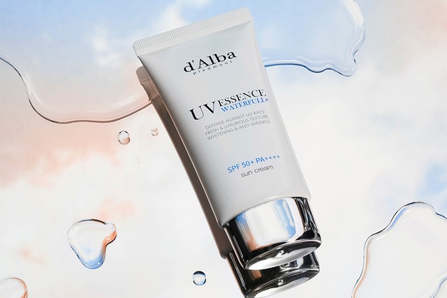 Brand: d'Alba - Waterfull Essence Suncream 50ml