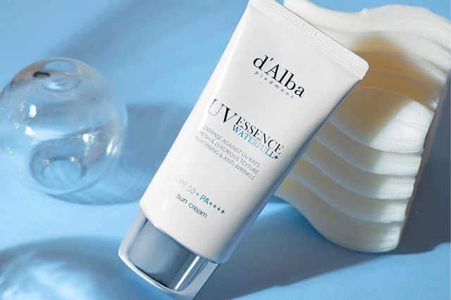 Brand: d'Alba - Waterfull Essence Suncream 50ml