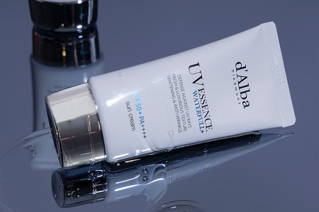 Brand: d'Alba - Waterfull Essence Suncream 50ml